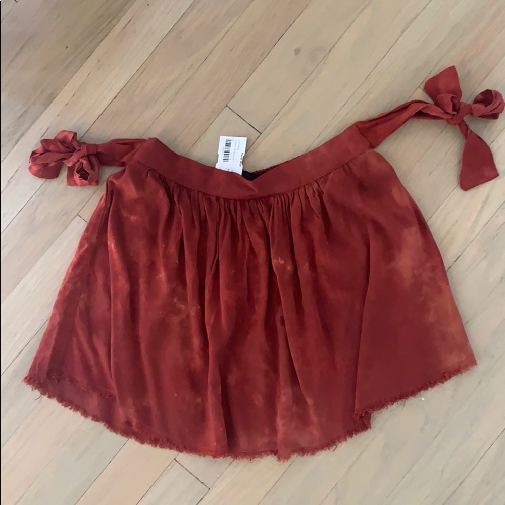 Venus tie sleeve off-shoulder flowy rayon tip